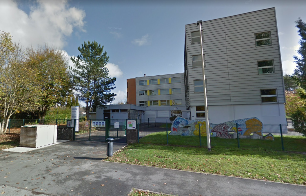 Trois enfants de la même famille, fréquentant le groupe scolaire Coteau-Jouveau, à Montbéliard, ont été détectés positifs à la covid-19