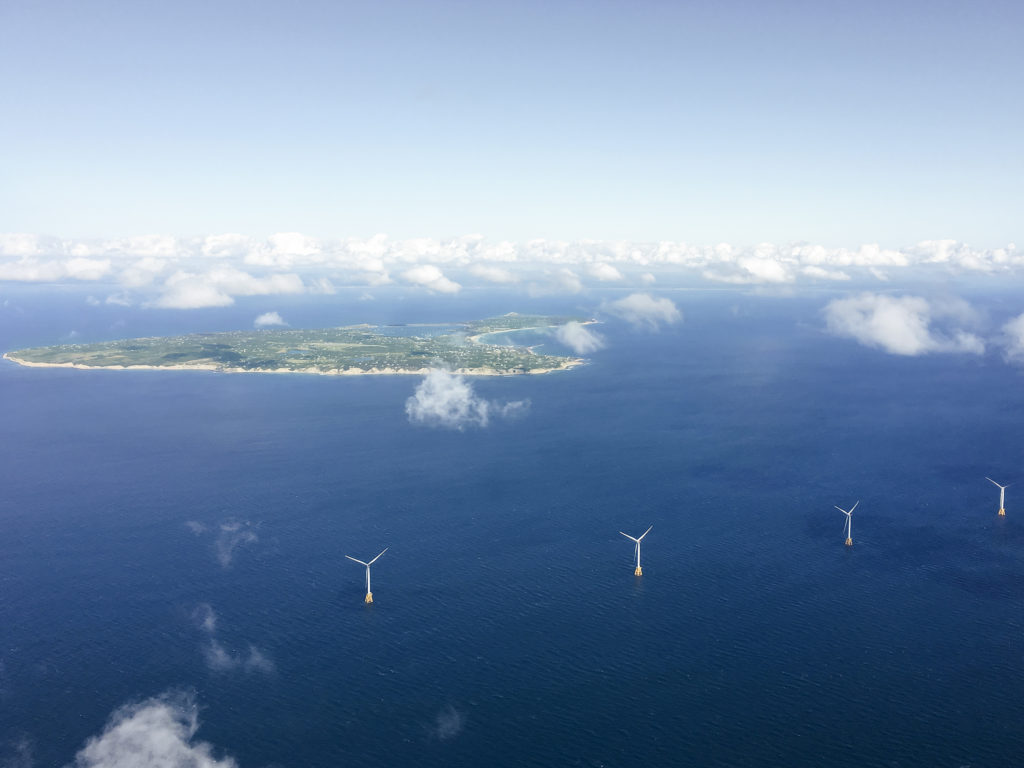 Des éoliennes en mer fabriquées par GE.