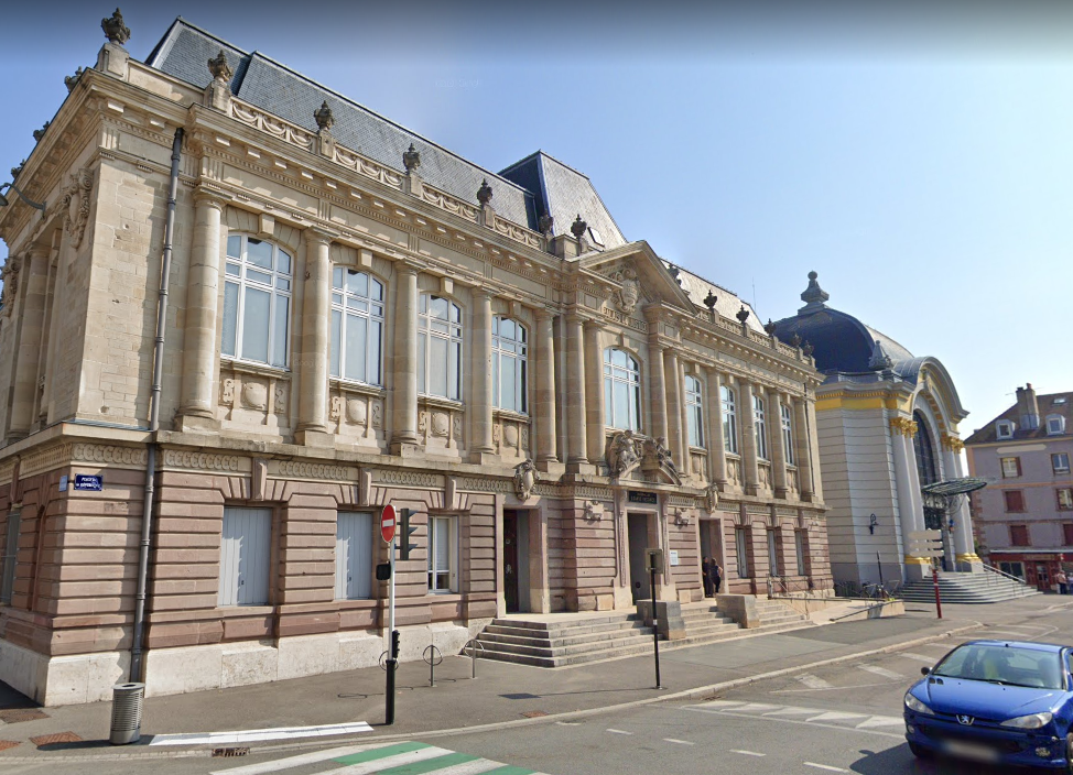 Tribunal de Belfort / palais justice / tribunal judiciaire