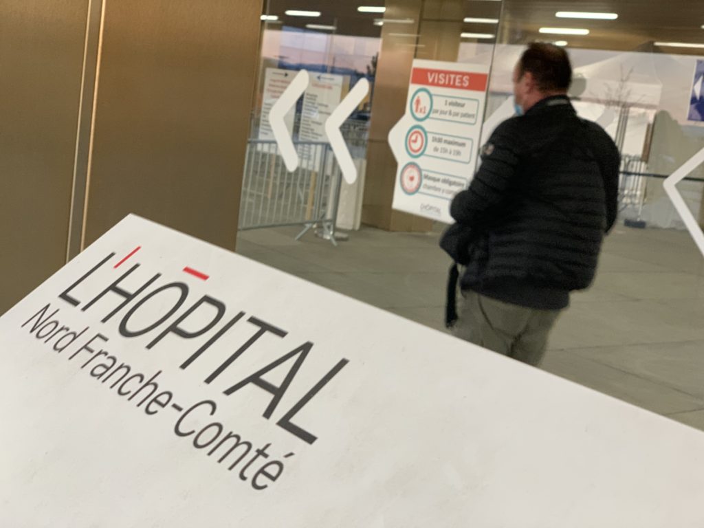 Filtrage des visites pendant la période de plan Blanc, en novembre 2020, à l'hôpital Nord-Franche-Comté.