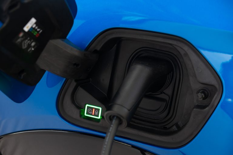 Stellantis veut porter ses ventes de véhicules électriques et hybrides de 14% aujourd'hui à 70% en 2030. (Photo Peugeot Media Center)