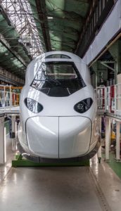 Alstom et la SNCF ont dévoilé mercredi 26 mai le nez de la nouvelle motrice du TGV M.