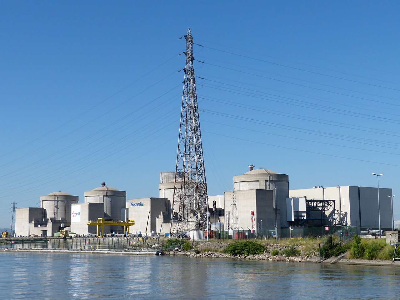 centrale nucléaire Tricastin (Pixabay – Falco)