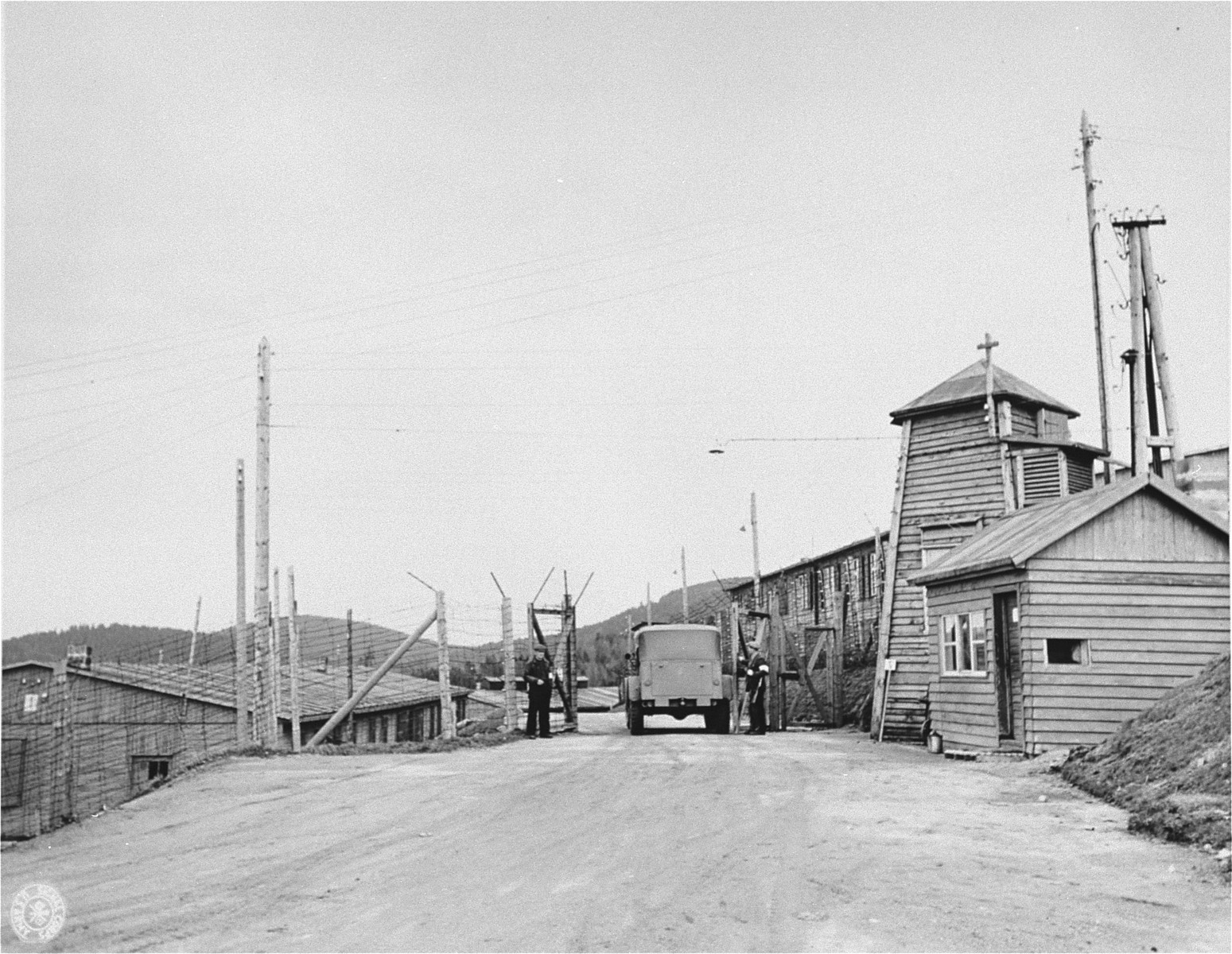 Gate_of_Natzweiler-Struthof_concentration_camp_after_liberation
