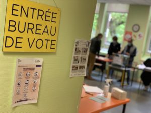 vote_election_6 Bureau de vote, à Belfort. | ©Le Trois – illustration