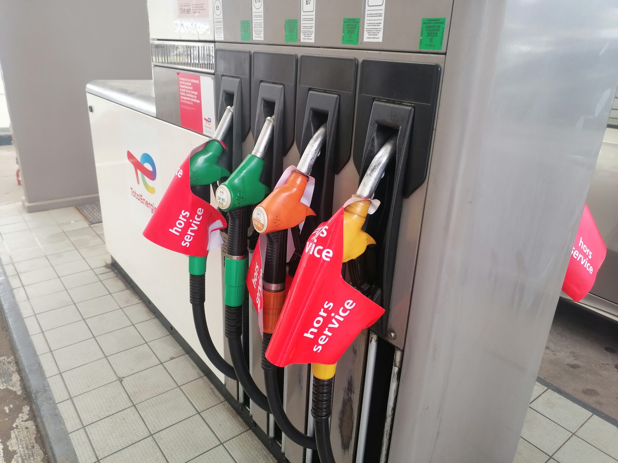 Belfort les stations essence Total sur la réserve Le Trois