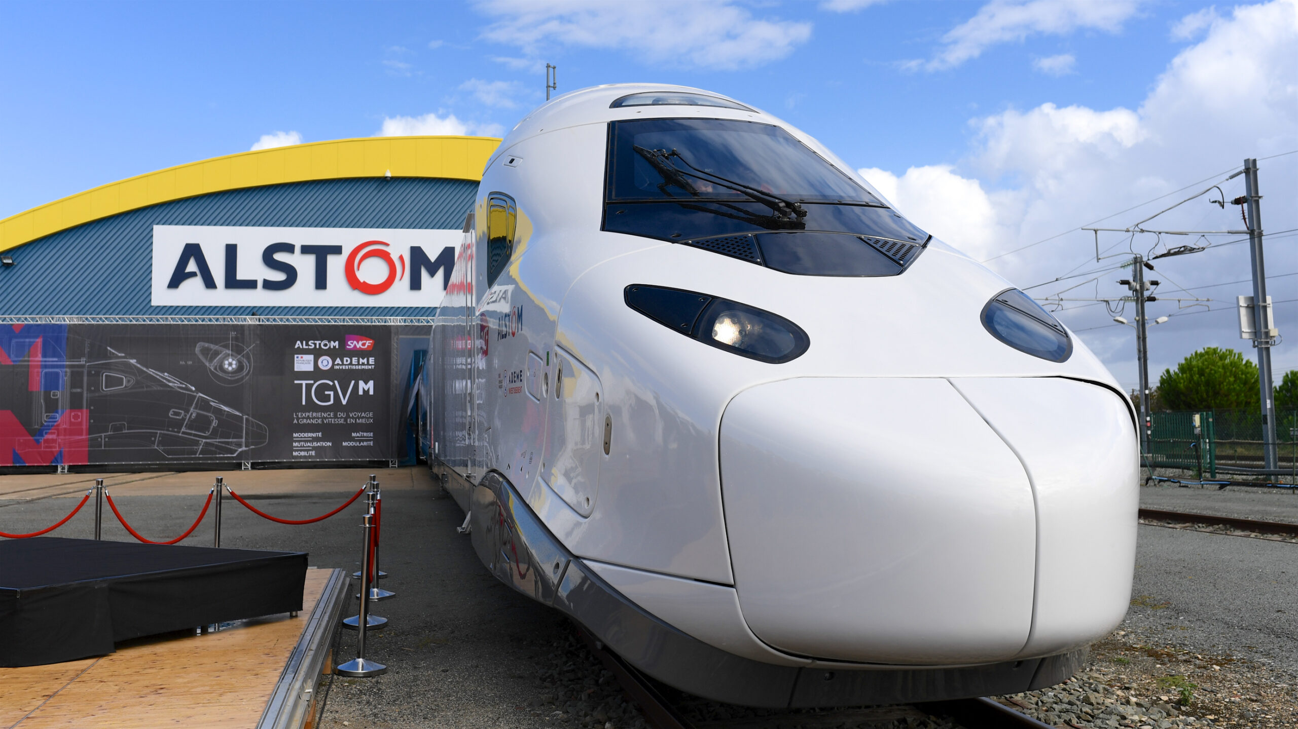 Alstom Le Tgv M Continue De Se D Voiler Le Trois