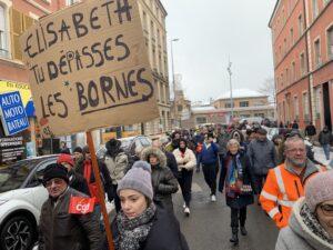La première manifestation de la mobilisation contre la réforme des retraites a rassemblé des milliers de personnes à Belfort, ce jeudi 19 janvier (©Le Trois – Thibault Quartier).
