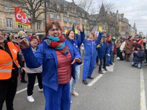 À Belfort, les syndicats revendiquent entre 6 et 7 000 manifestants. La police, elle, table sur 4 500 personnes. C’est la plus forte mobilisation depuis le tout début.