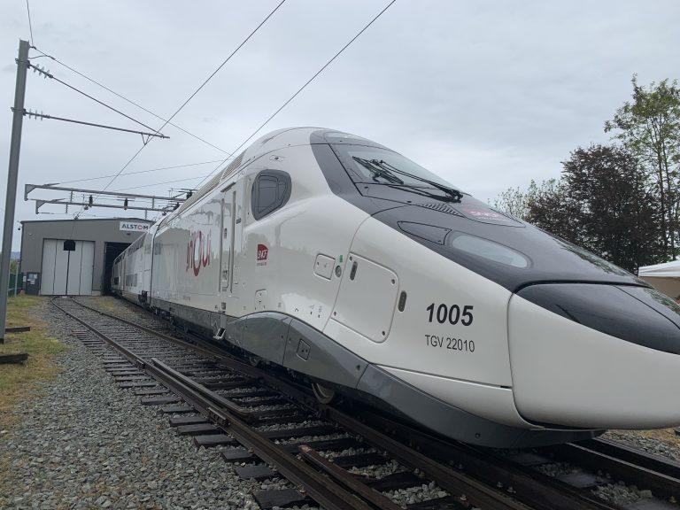 Présentation de la livrée de la gamme inOui de la SNCF du nouveau TGV M, à Belfort, le 29 avril 2024. | ©Le Trois – Thibault Quartier