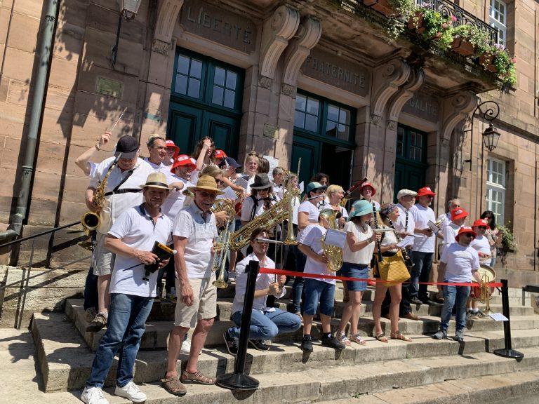 Une troupe de musiciens était présente pour l'occasion.