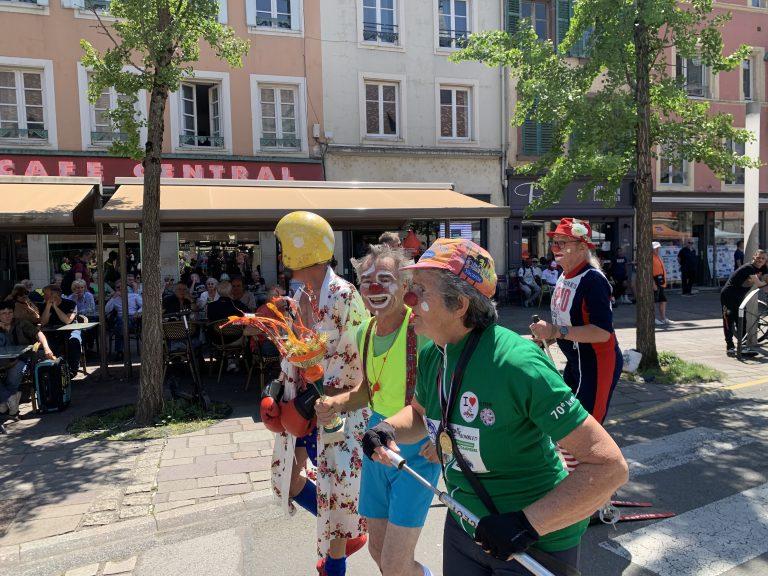 ... mais cela a plu aussi à un public plus âgé: les Clowns de La Chiffogne.