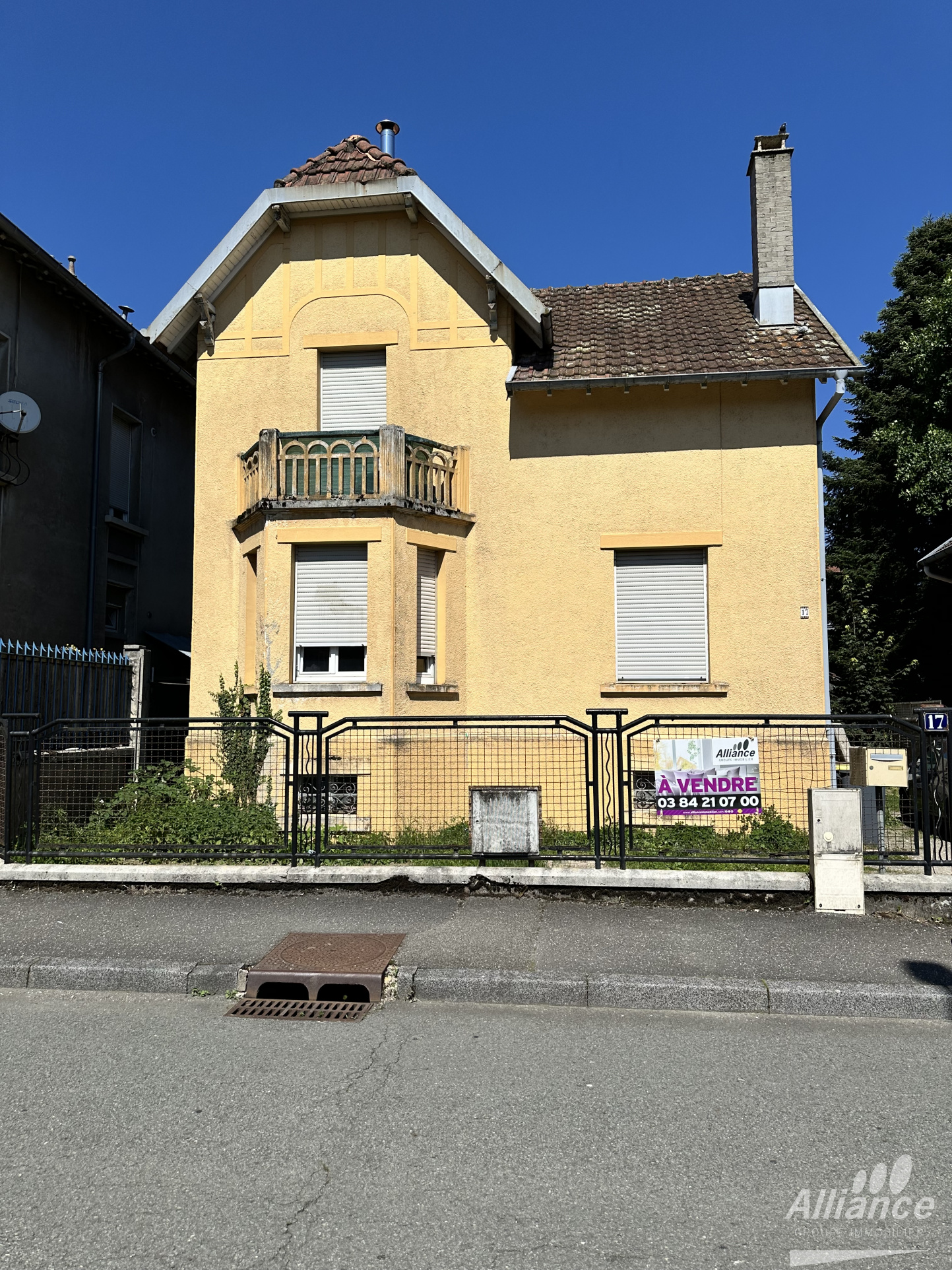 Maison 5 pièces  sur sous sol sur 4ares69 à rénover