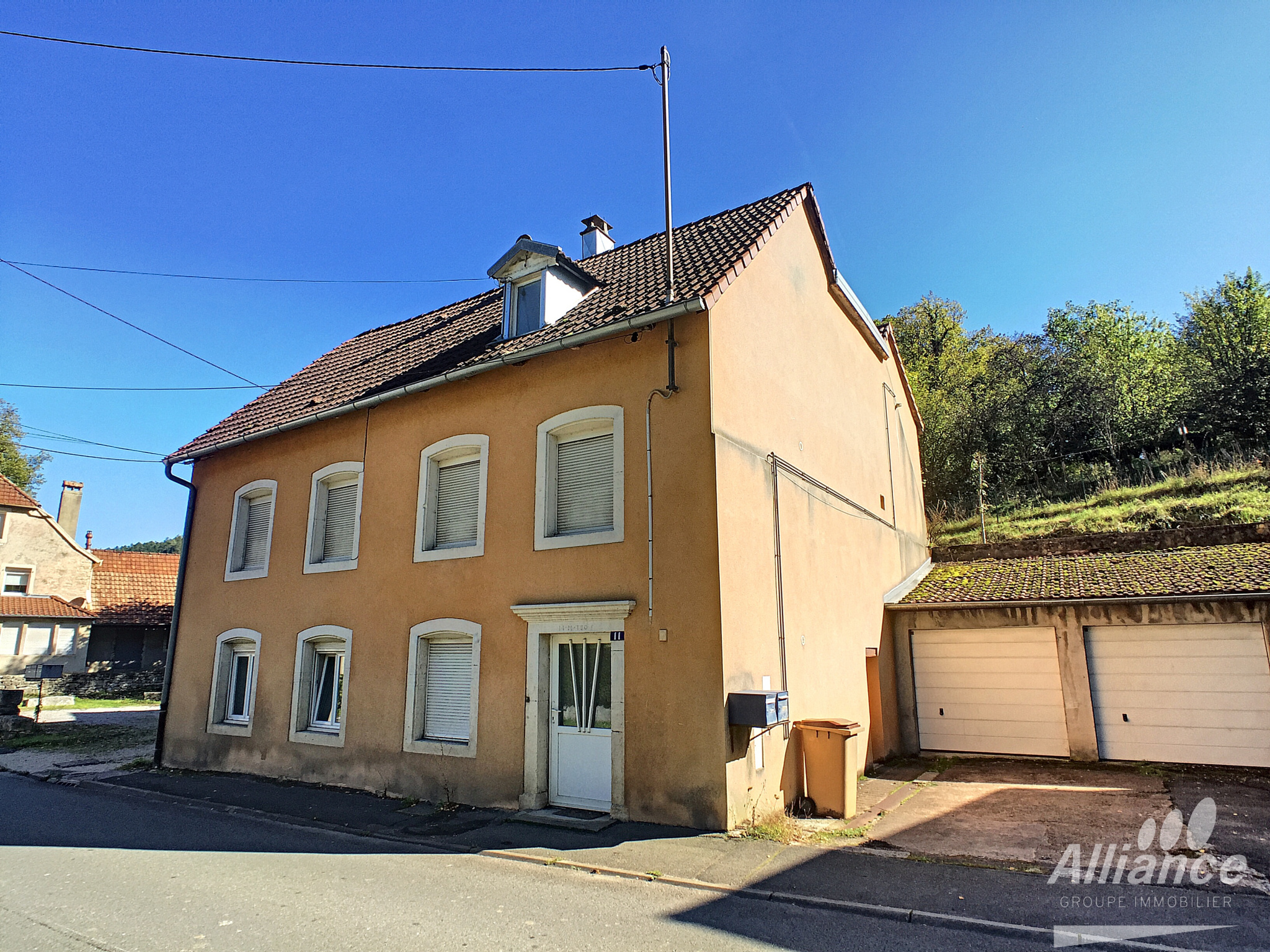 SPECIAL INVESTISSEUR: Immeuble comprenant 5 Appartements T1,