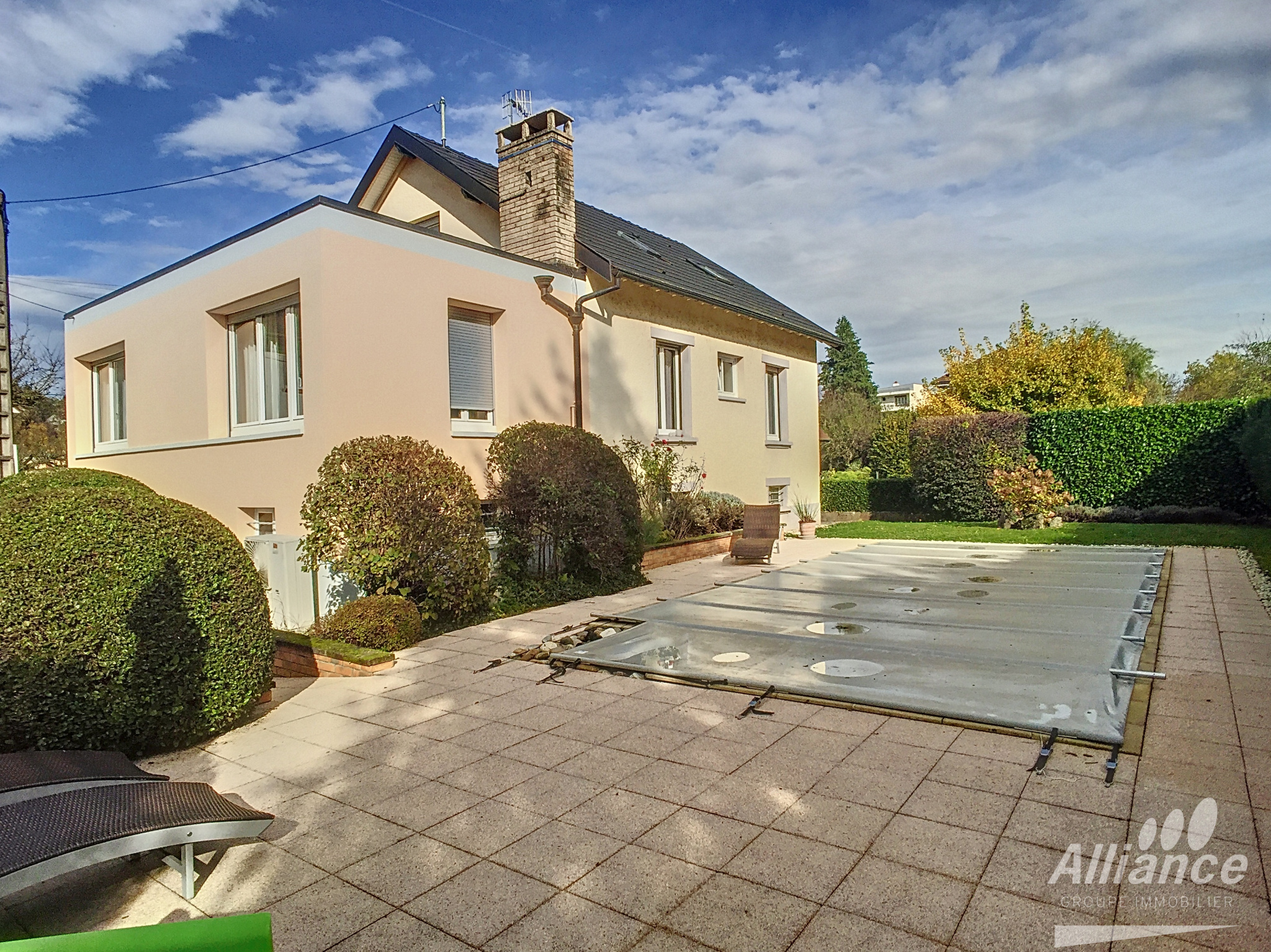 RARE MONTBELIARD CENTRE DANS IMPASSE MAISON F6 PISCINE