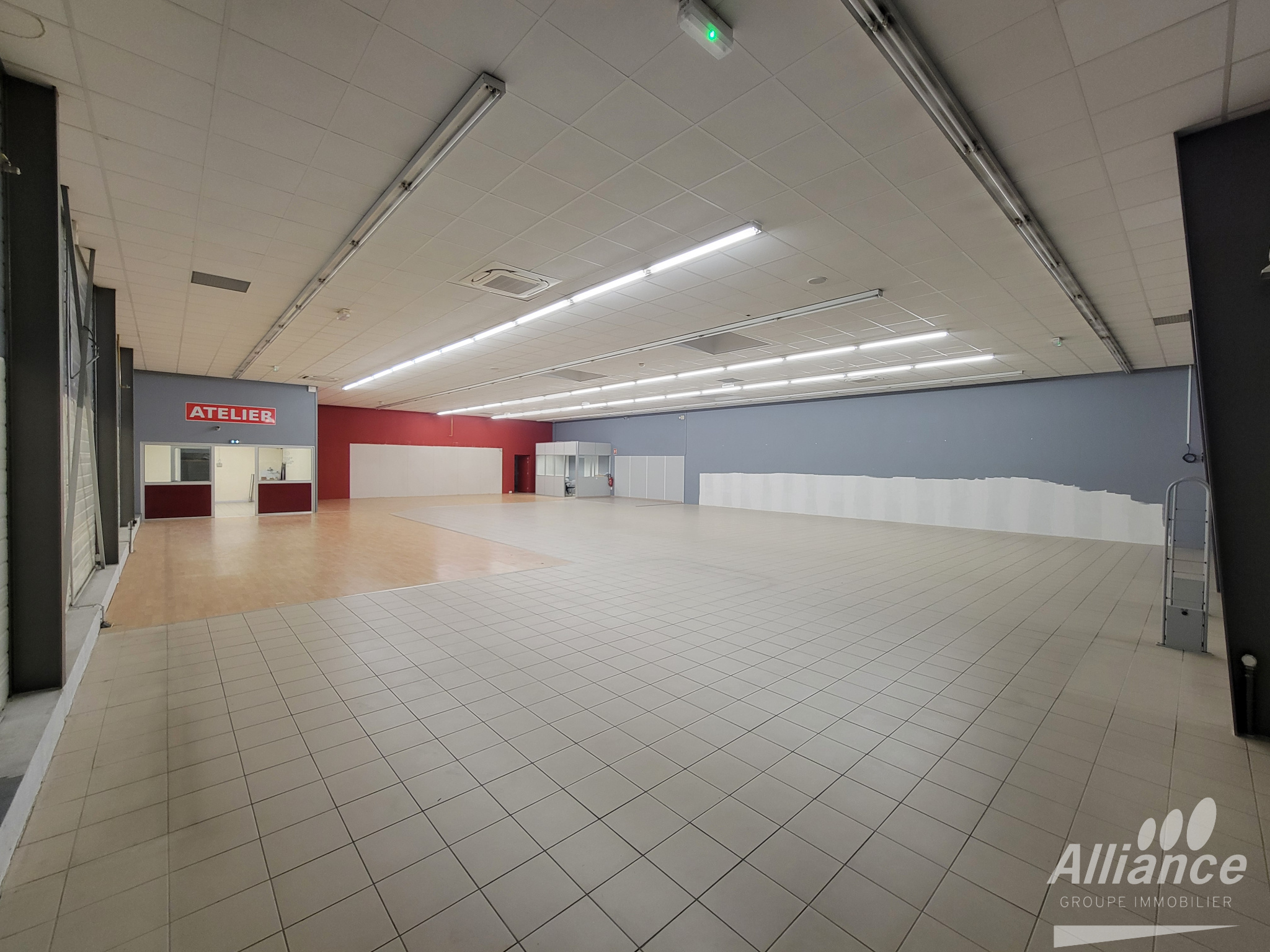 EN EXCLUSIVITE LOCAL COMMERCIAL 550m2 AUDINCOURT – AXE TRES