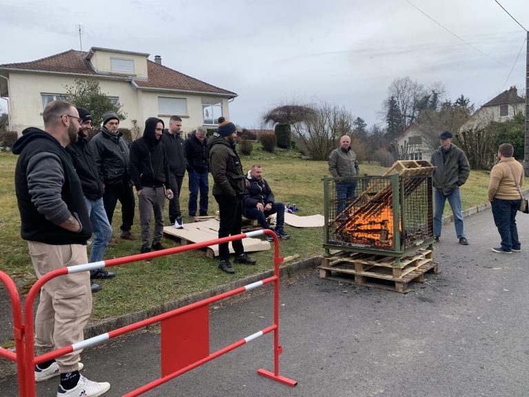 Les salariés d'Eurocast, en grève lundi 24 février. | ©Le Trois - E.C.
