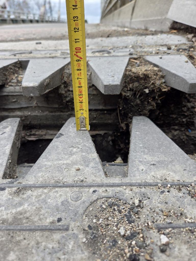 Le pont à haubans d'Étupes, sur la R.D. 61, s'est soulevé de 7 cm. | ©DR