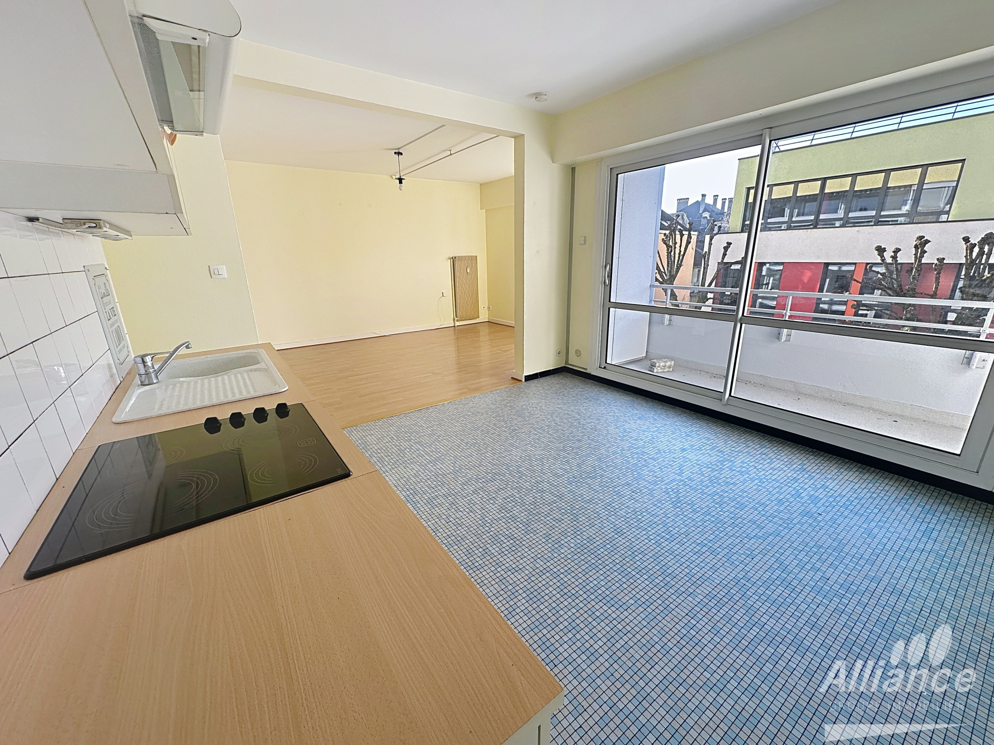 Appartement studio bis 36m2 avec ascenseur situé faubourg de