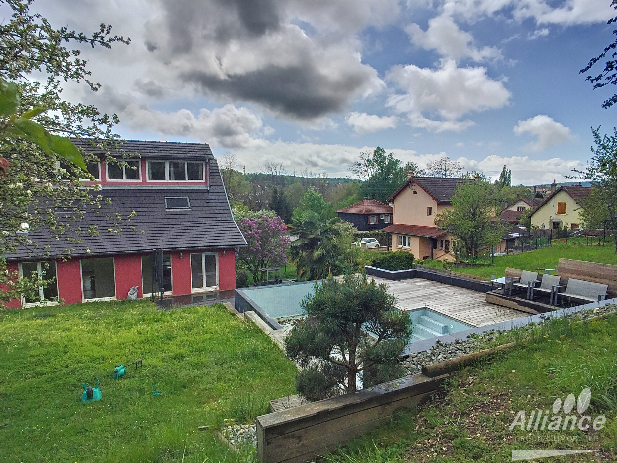 VILLA AVEC PISCINE A DEBORDEMENT A SELONCOURT