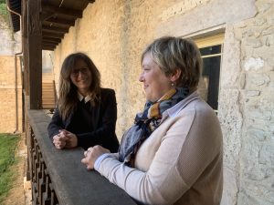 sandrine_larcher Sandrine Larcher, maire de Delle, en discussion sur les galeries historiques de l'hôtel de ville.