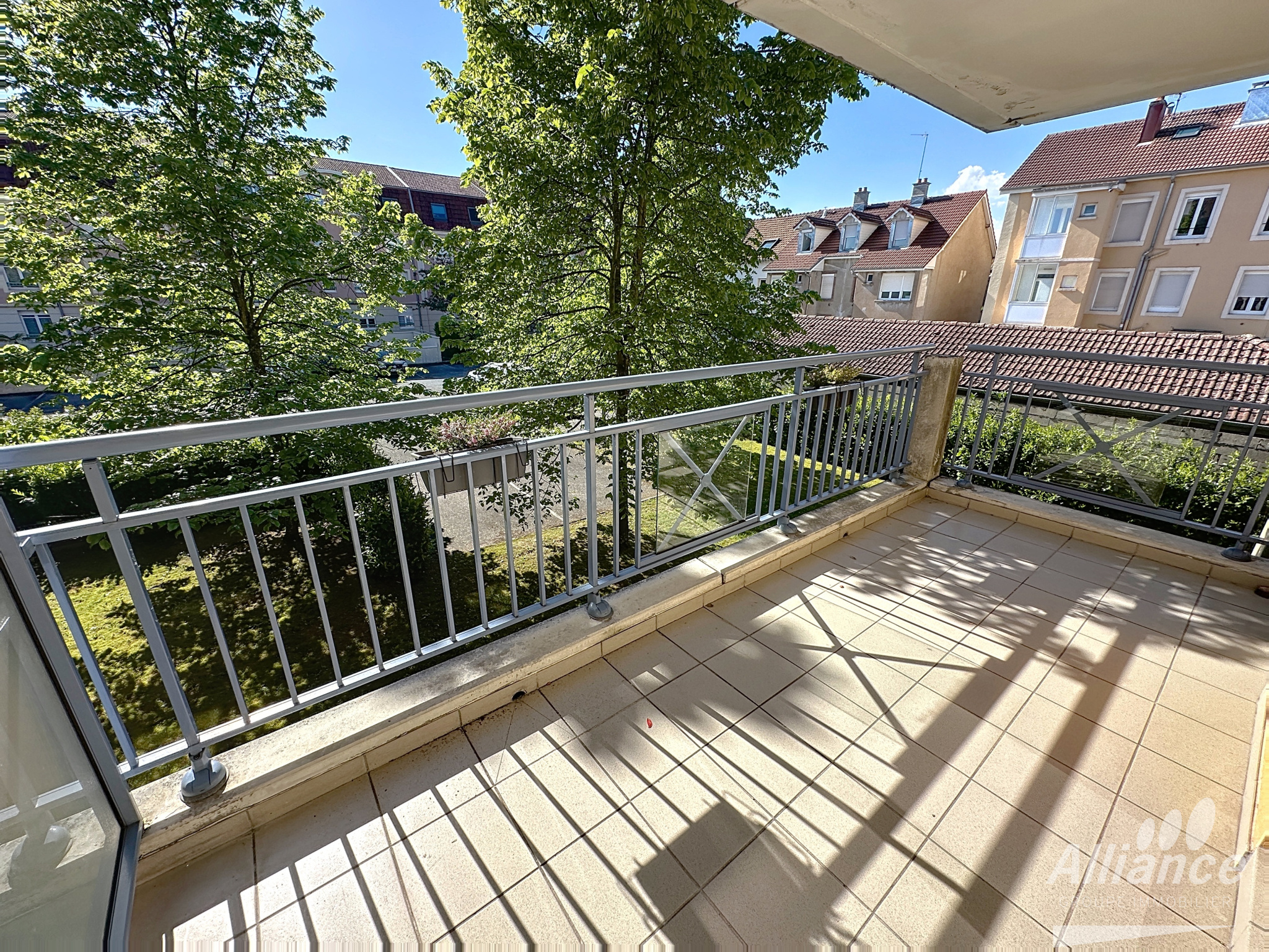 Appartement 2 chambres avec ascenceur et terrasse rue houbre