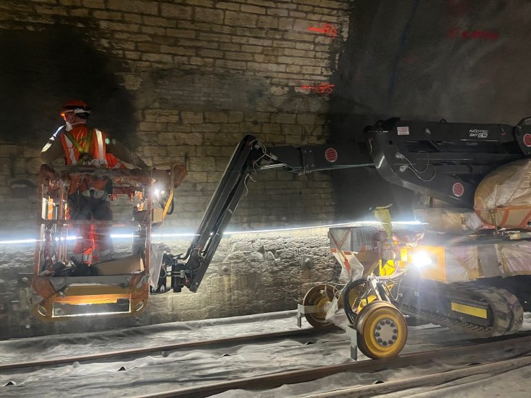 Les travaux du tunnel de Genevreuille par SNCF Réseau vont durer huit semaines, jusqu'en décembre. | ©SNCF Réseau