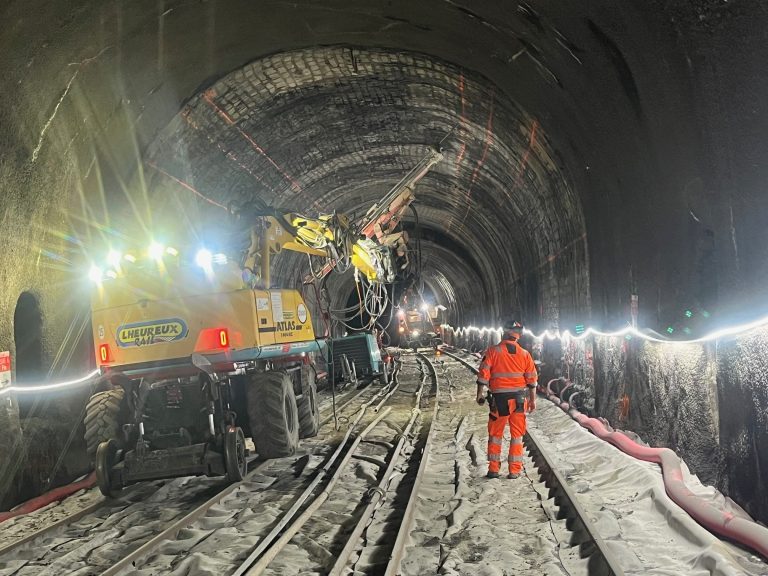 Les travaux du tunnel de Genevreuille par SNCF Réseau vont durer huit semaines, jusqu'en décembre. | ©SNCF Réseau