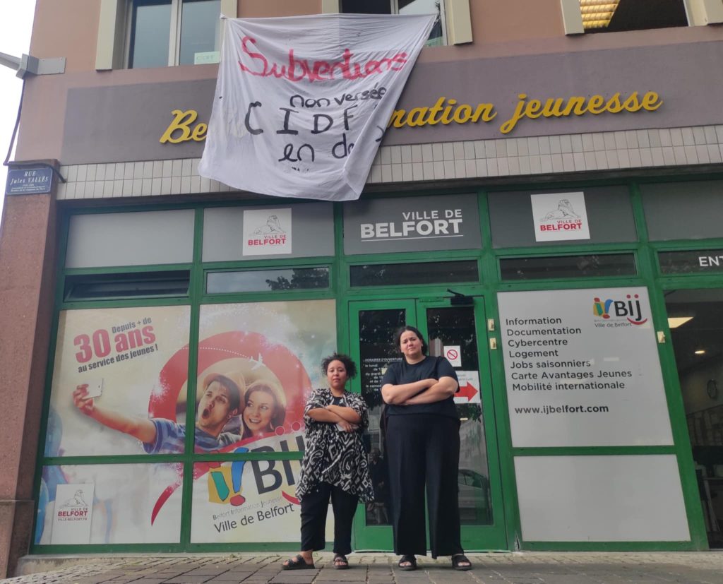 "Subventions non versées, CIDFF en danger". Le CIDFF 90 a fermé ses portes du lundi 23 au vendredi 27 juin pour alerter sur sa situation économique. | ©Le Trois - L.C.