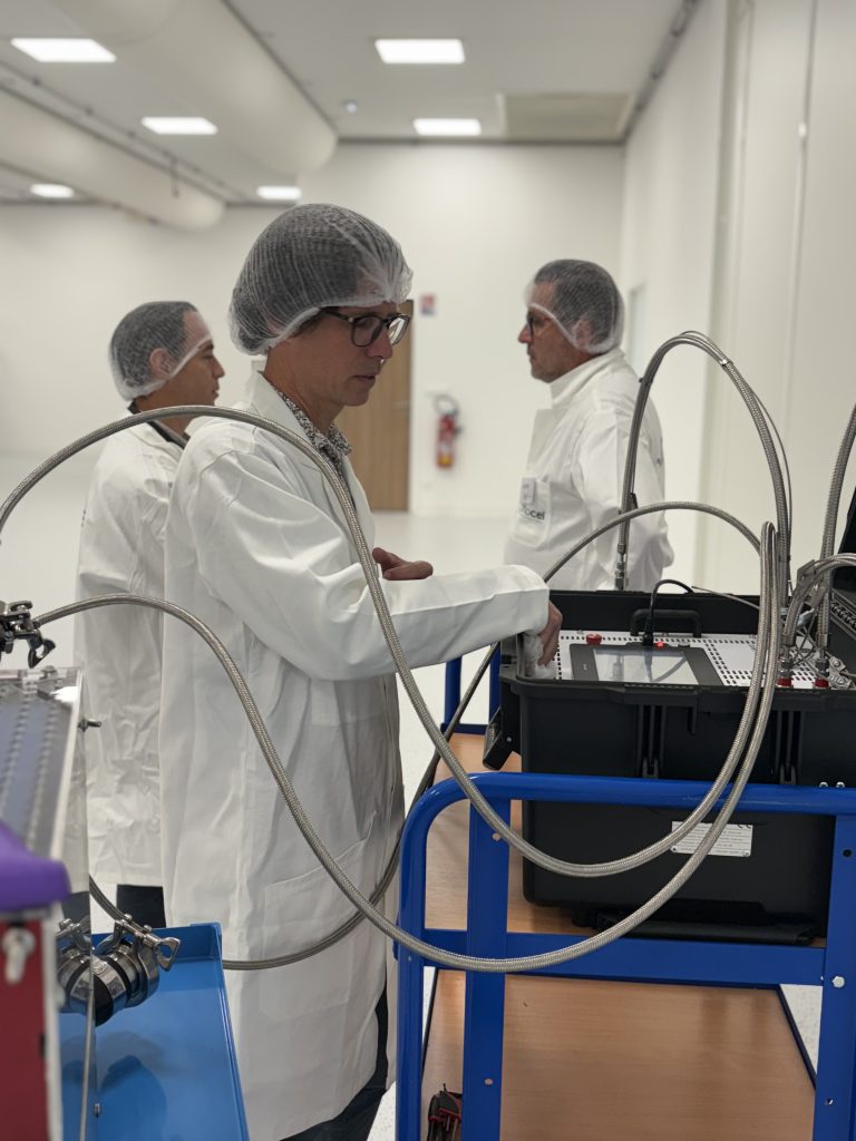 Phase de tests des stacks fabriqués par Inocel, dans son usine de Belfort.