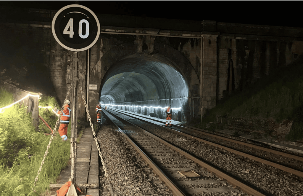 Les travaux du tunnel de Genevreuille par SNCF Réseau vont durer huit semaines, jusqu'en décembre. | ©SNCF Réseau