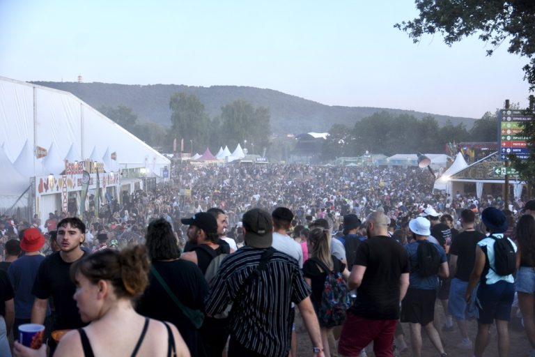 ock, Musique, Eurocks, Eurockéennes, Festival, Culture, Belfort, Montbéliard, Héricourt, Delle, Le Trois, Infos, Informations, Journal, Nord Franche-Comté, Simple Minds, La Meute, Muse, Météo, Orage, Intempéries, Grêle, Pluie, Vent, Écologie, Environnement, Muse, public