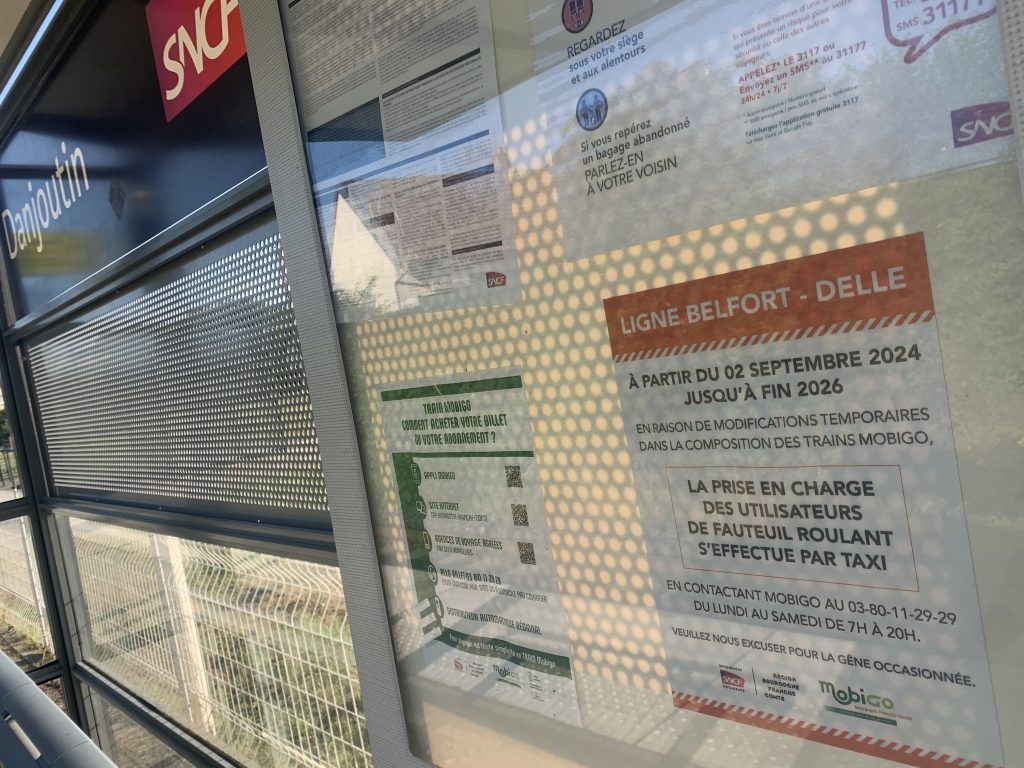 train_diesel_fauteuil_roulant Les trains diesel de remplacement ne permettent pas de transporter les passagers en fauteuil roulant, informe la SNCF.