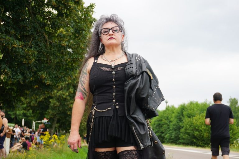 Alice Legrand est au rendez-vous pour sa première rencontre avec Iron Maiden. | ©Le Trois - Loéva Claverie