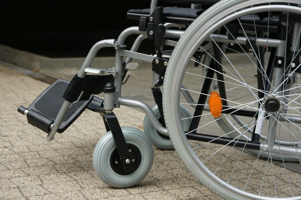 Fauteuil roulant.
