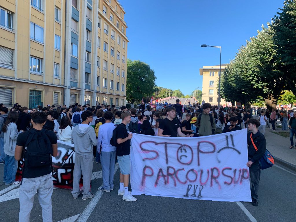 Les lycéens sont mobilisés ce 18 septembre 2025, à Belfort. | ©Le Trois – Éva Chibane
