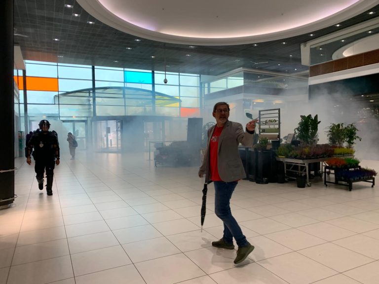 Des bombes lacrymo ont été jetées dans la galerie du Leclerc.