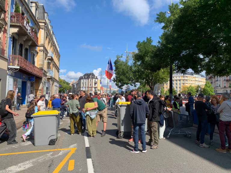 La route, faubourg de Montbéliard, est bloquée depuis midi.