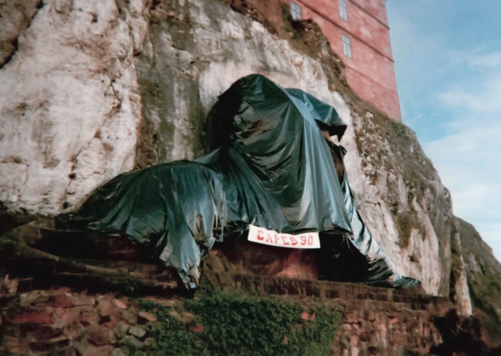 Le Lion de Belfort, bâché par les artisans de la Capeb.