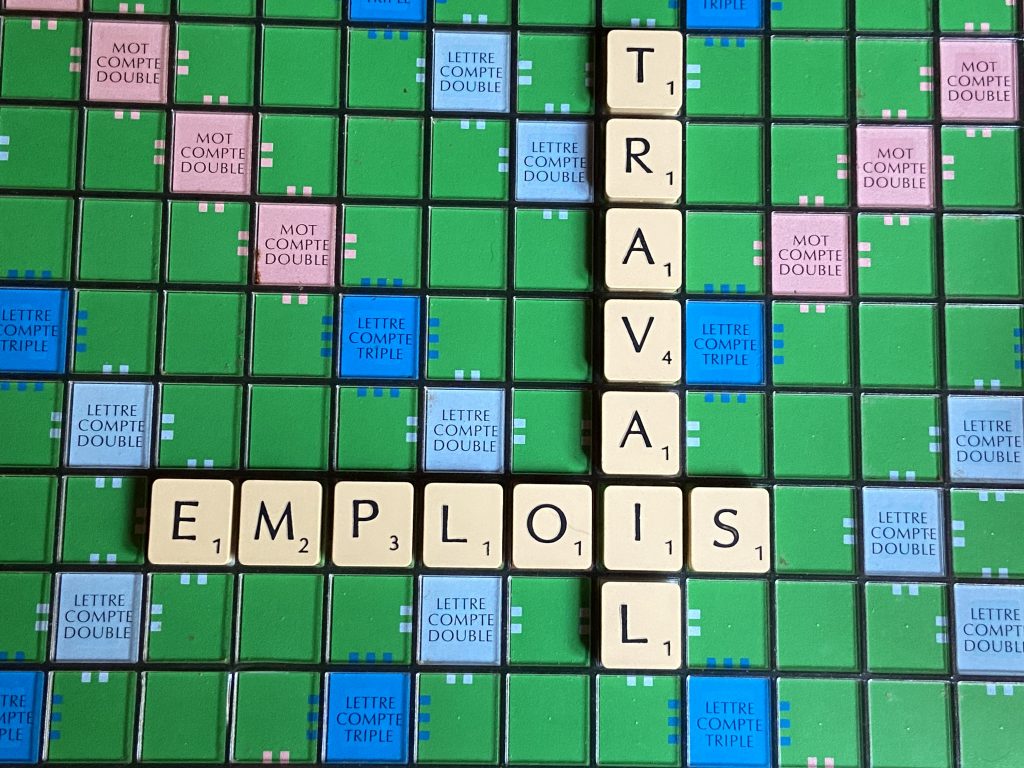 emploi chômage France Travail et la Dares ont publié leur dernière note sur la situation de l'emploi en Bourgogne-Franche-Comté le 28 octobre | Illustration Le Trois