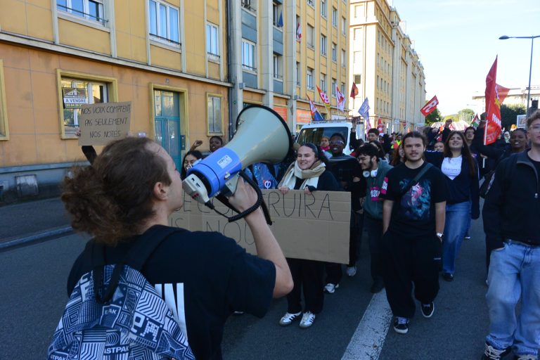 Manifestation du 2 octobre 2025 à Belfort | © Le Trois P.-Y.R.