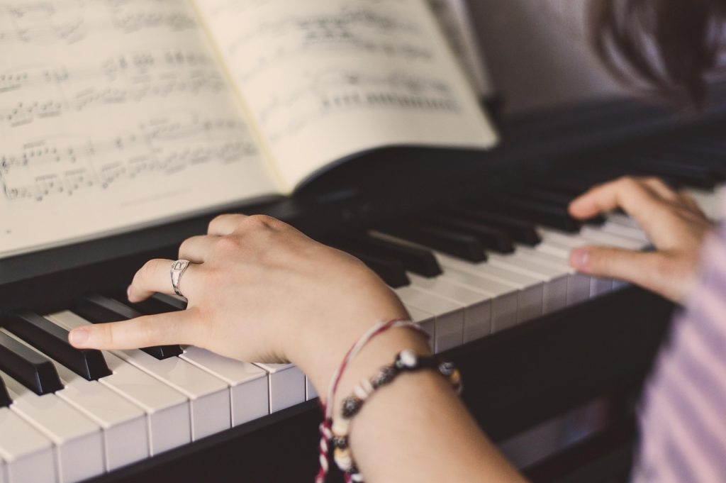 piano-5353974-1280.jpg