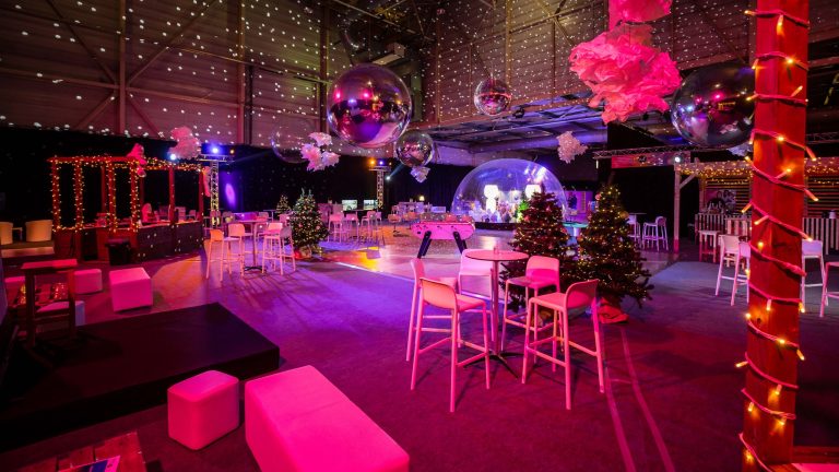 TNT installe sa Maison de Noël à l'Atraxion, pour les fêtes de fin d'année, pour les entreprises de la Région.