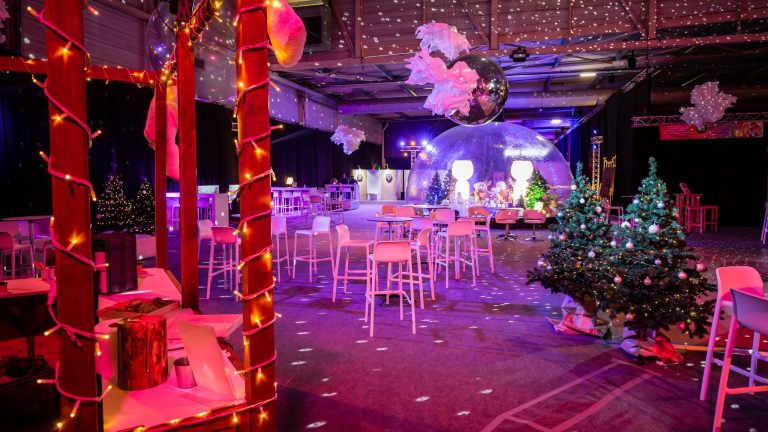 TNT installe sa Maison de Noël à l'Atraxion, pour les fêtes de fin d'année, pour les entreprises de la Région.