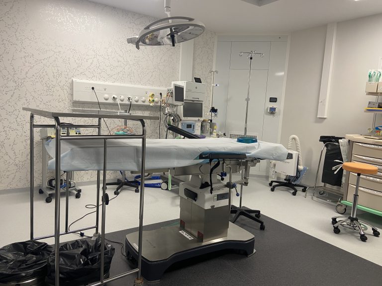 Bloc opératoire de l'hôpital privé de la Miotte.