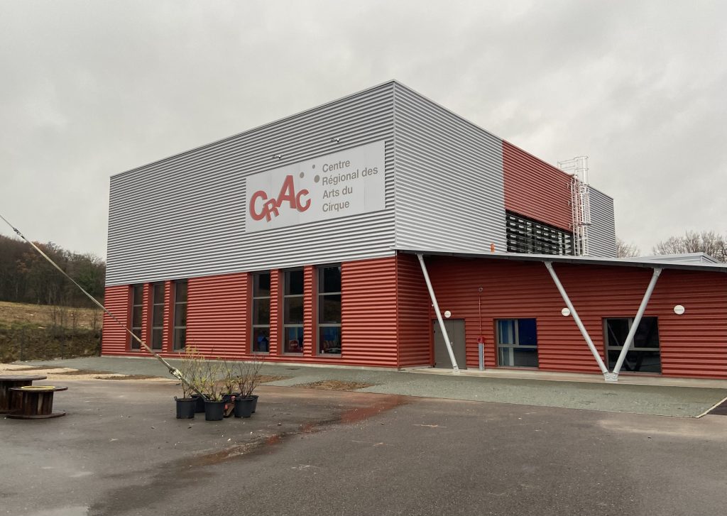 L'association l'Odyssée du cirque est locataire des locaux.  | ©Le Trois – Jade Belleville 