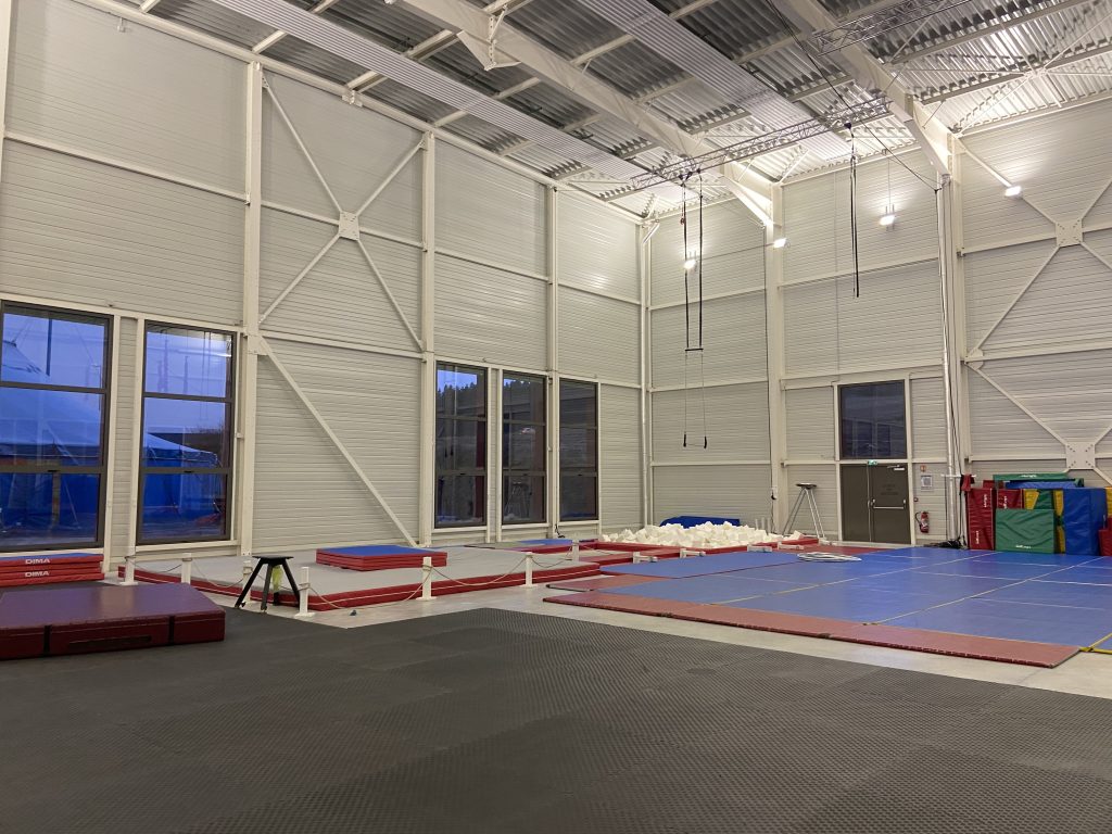 Salle principale du nouveau centre régional des arts du cirque.