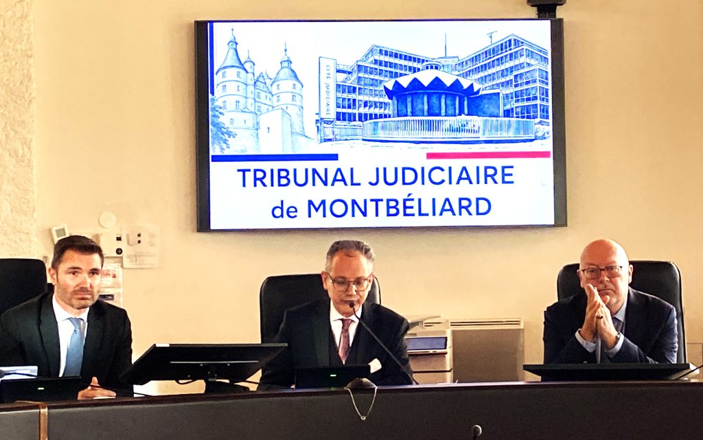 La première réunion du conseil de juridiction de Montbéliard ouverte par le président du tribunal, Jean-Louis Cioffi (au centre), entouré du procureur Paul-Edouard Lallois ( à gauche) et de Romain Bonnot, directeur de France Victimes Nord Franche-Comté.