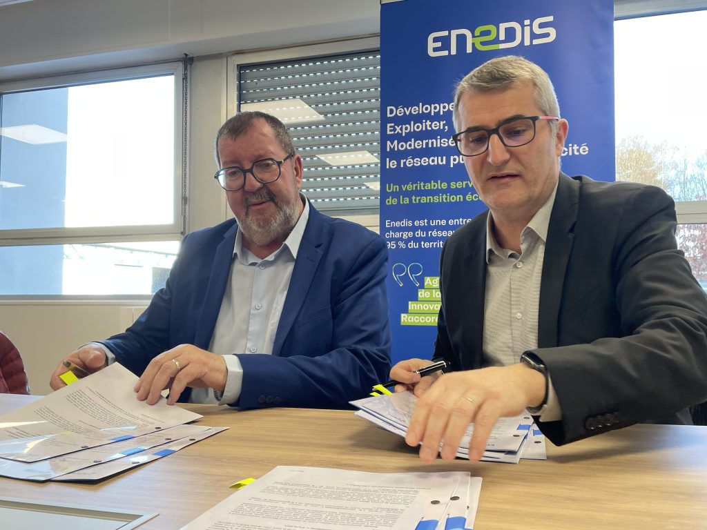 Le nouveau plan pluriannuel d'investissement 2026-2029 a été signé le mercredi 17 décembre par Michel Blanc, président de Territoire d'Energie 90 et maire de Lacollonge, et par Thierry Brault, directeur d'>Enedis Alsace - Franche-Comté.