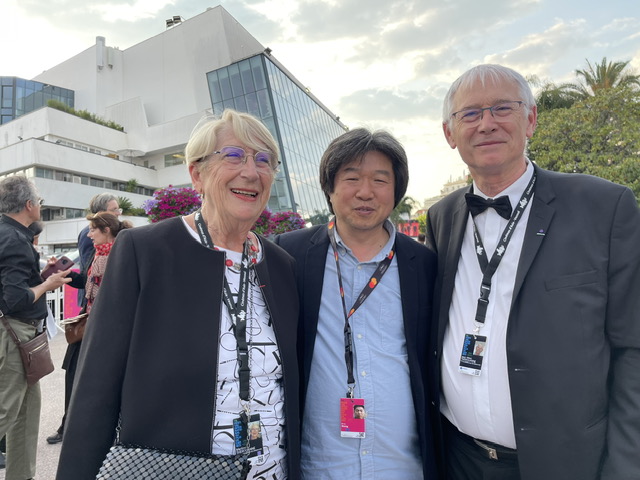 Wang Bing avec Martine et Jean-Marc Thérouanne, directeurs du Festival International des Cinémas d’Asie de Vesoul.